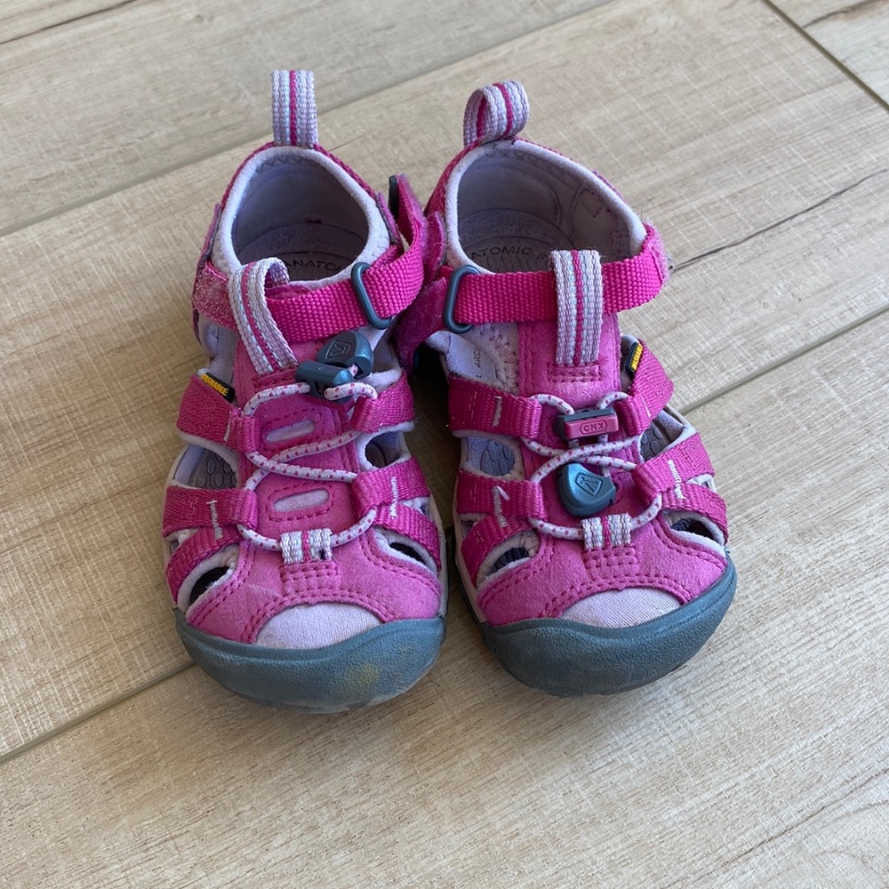 Keen girls sandals